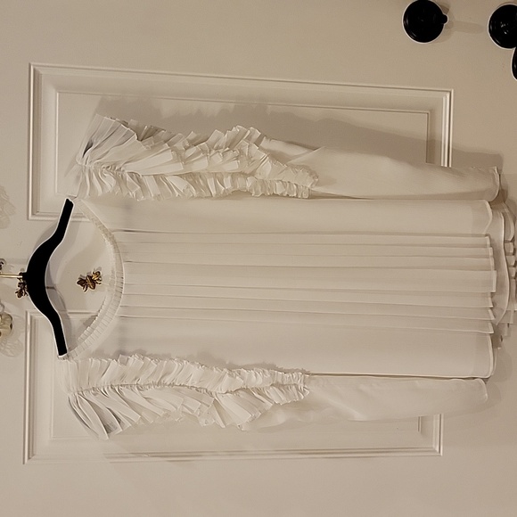 White House Black Market Tops - Like new blouse